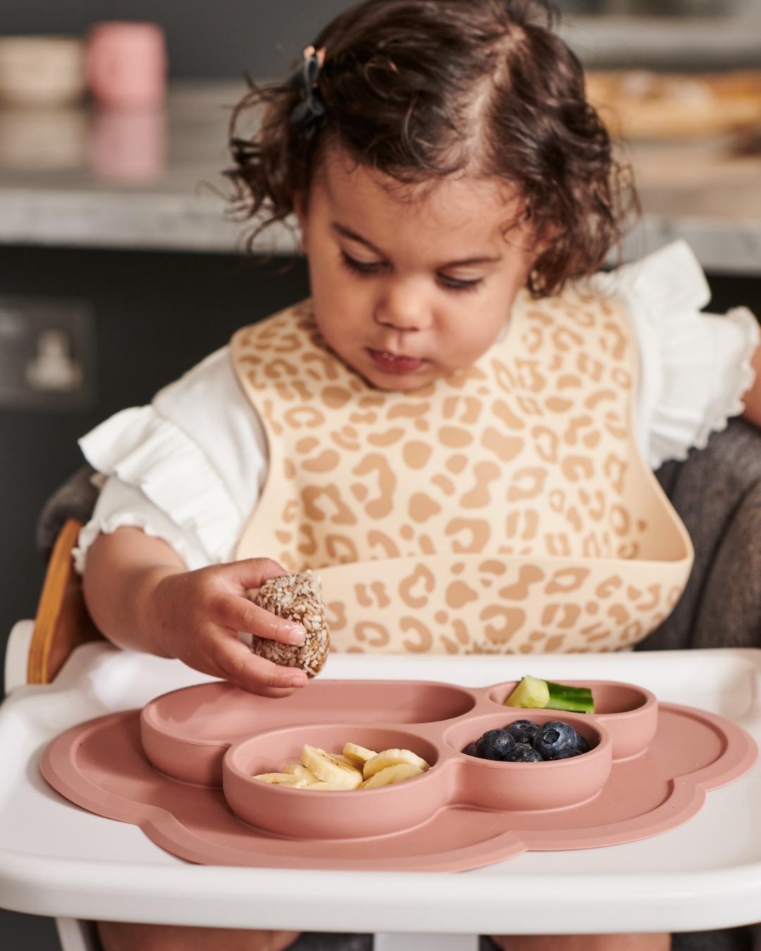 Weaning Cloud Plate Mat | Grippy Suction | Non-slip | Catch-food | Side scoops | Easy clean (Concrete Grey)